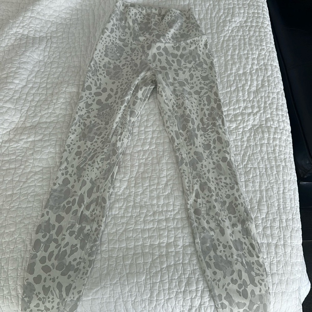 Lululemon size 2
